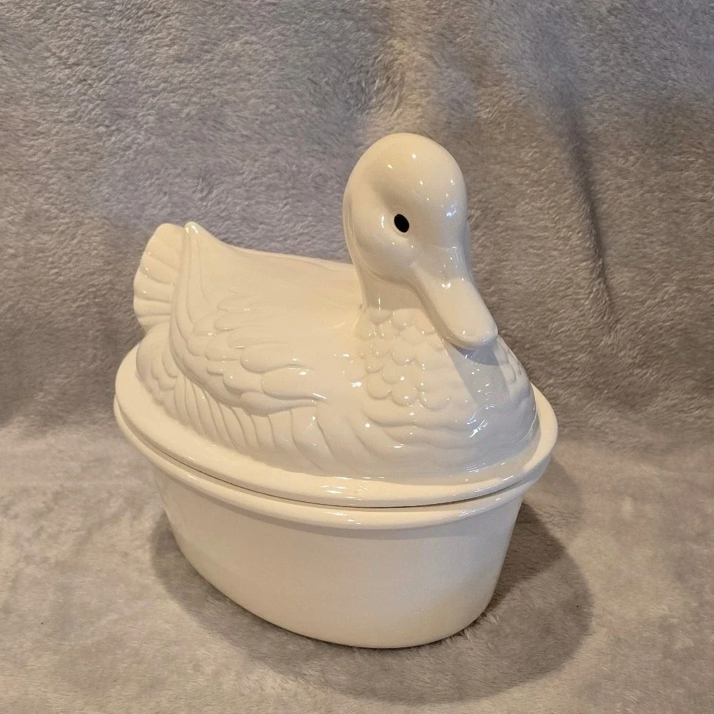 Vintage 1983 Gail Tremain Signed Ceramic White Duck Tureen Covered Dish